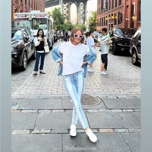 PAIGE Denim - Cindy Blue and White Jeans Size 24